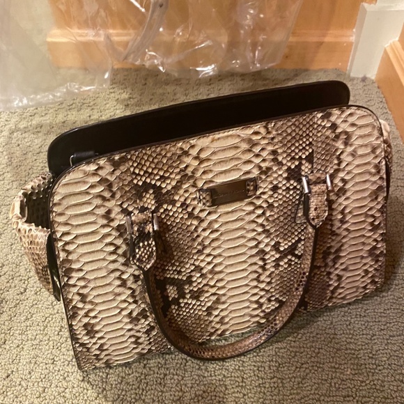 Michael Kors Purse/Handbag (Perfect Condition)